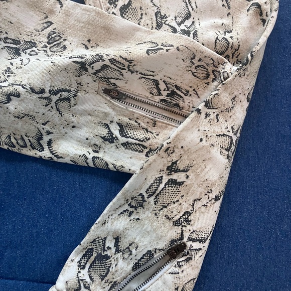 Animal print - Picture 4 of 5